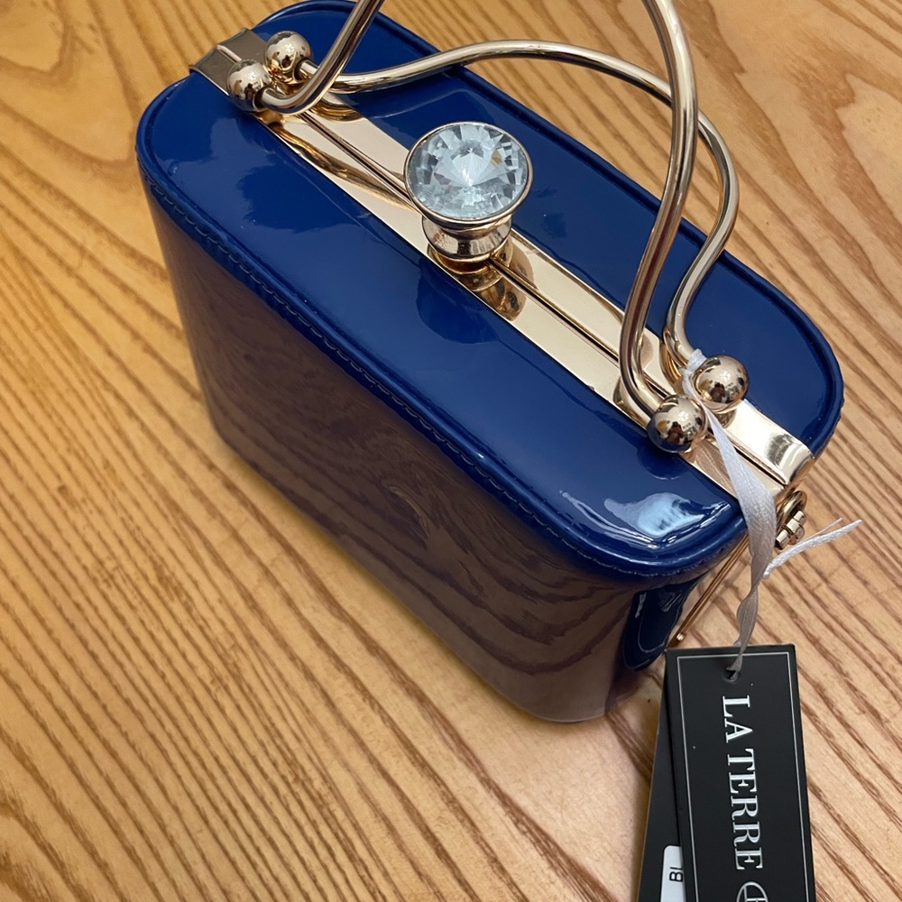 La Terre purse NWT